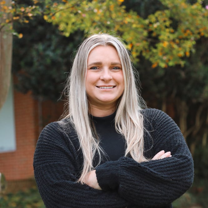 Elaina Cassabon Headshot